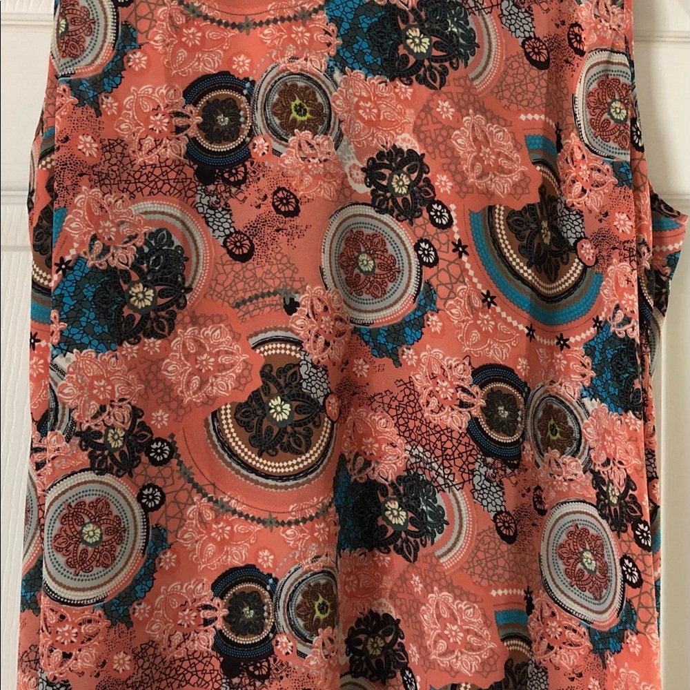 Women’s sleeveless XL top